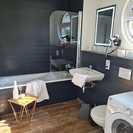 Tiny-hohenberg 아파트 *