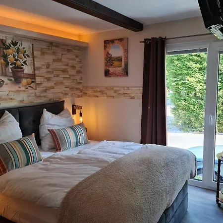 아파트 Tiny-hohenberg *